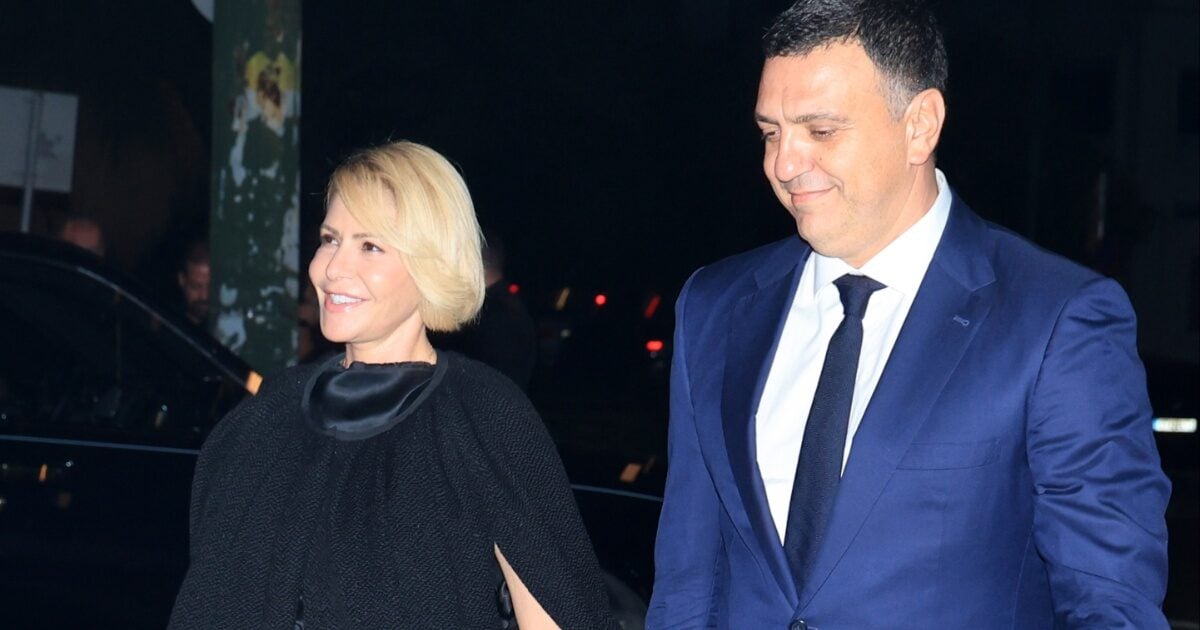 Τζένη Μπαλατσινού: Η εξομολόγηση για τον Βασίλη Κικίλια και τη ζωή μακριά από την Αθήνα – «Σκέφτομαι από τώρα πώς θέλω να είμαι ως γιαγιά»