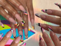 Pucci nails: Τα iconic prints που χαρίζουν στο μανικιούρ ρετρό πινελιά