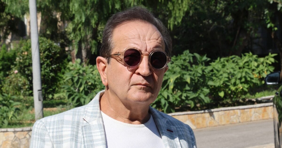 Σπύρος Μπιμπίλας: «Πόσο πια θα απαγορεύει ο κληρονόμος του Μάνου Χατζιδάκι να τον ακούμε;»