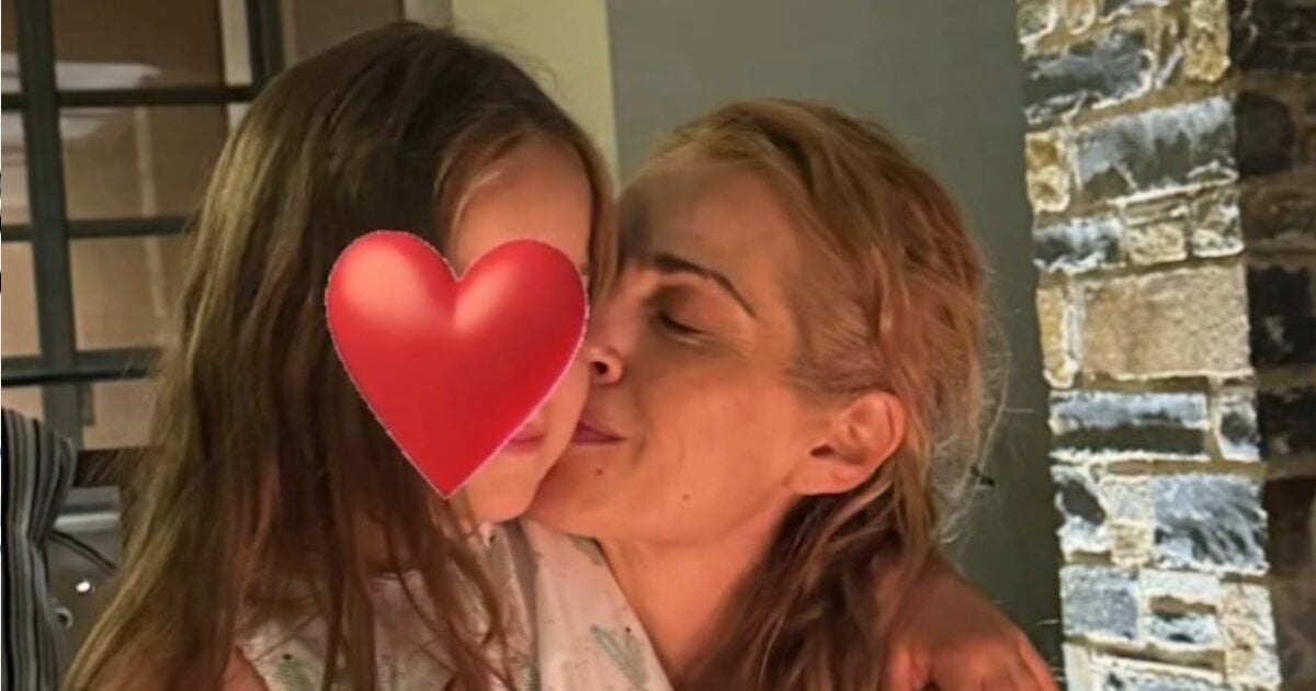 Τζένη Μπότση: Τα 54α γενέθλιά της και η έκπληξη των φίλων της – Φωτογραφίες, βίντεο