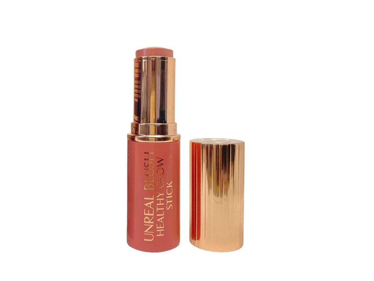 Viral blush sticks του φετινού καλοκαιριού: 4 προϊόντα για φυσικό, ηλιοκαμένο look με μια κίνηση