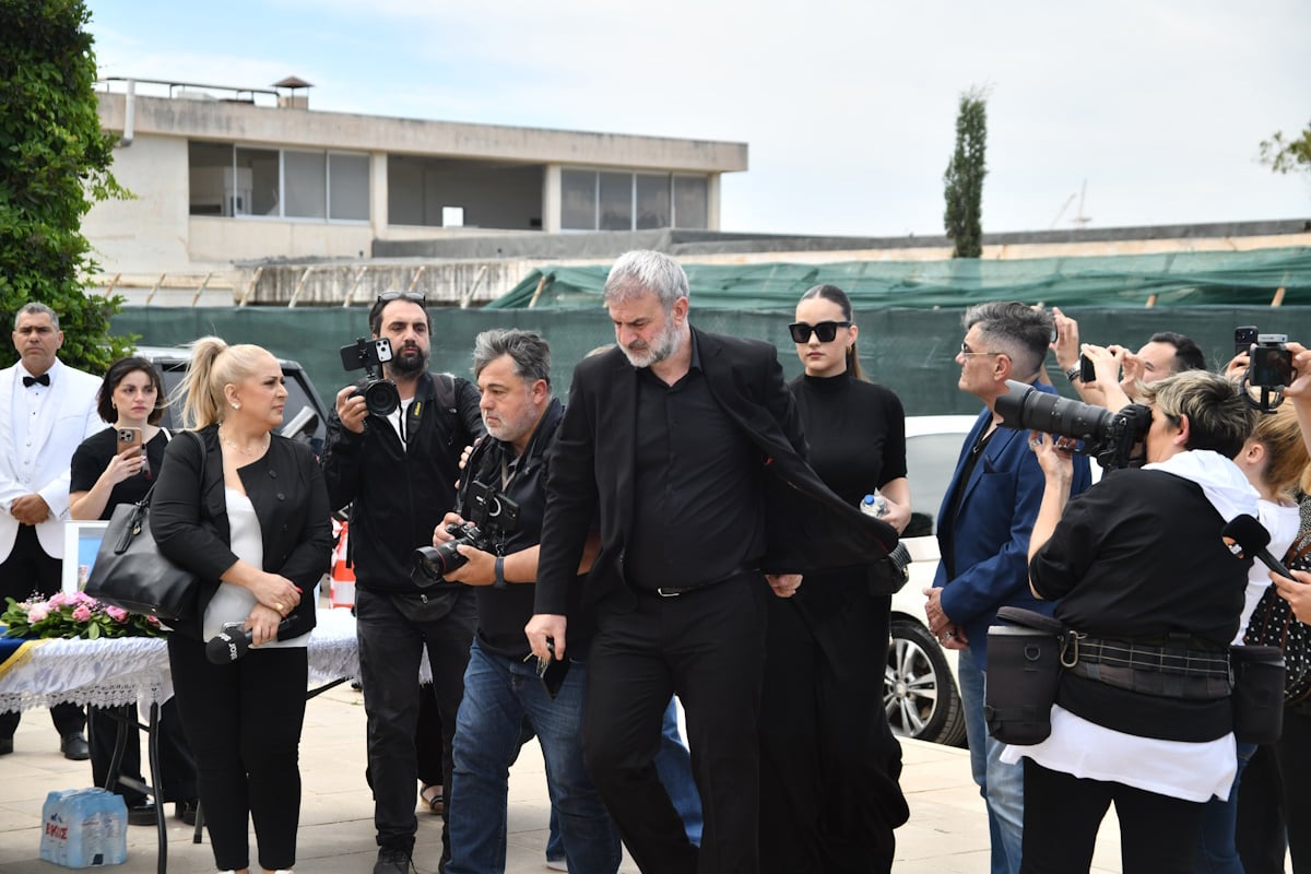Τραϊανός Δέλλας – Βικτώρια Δέλλα: Η σχέση πατέρα και κόρης μετά την απώλεια της Γωγώς Μαστροκώστα