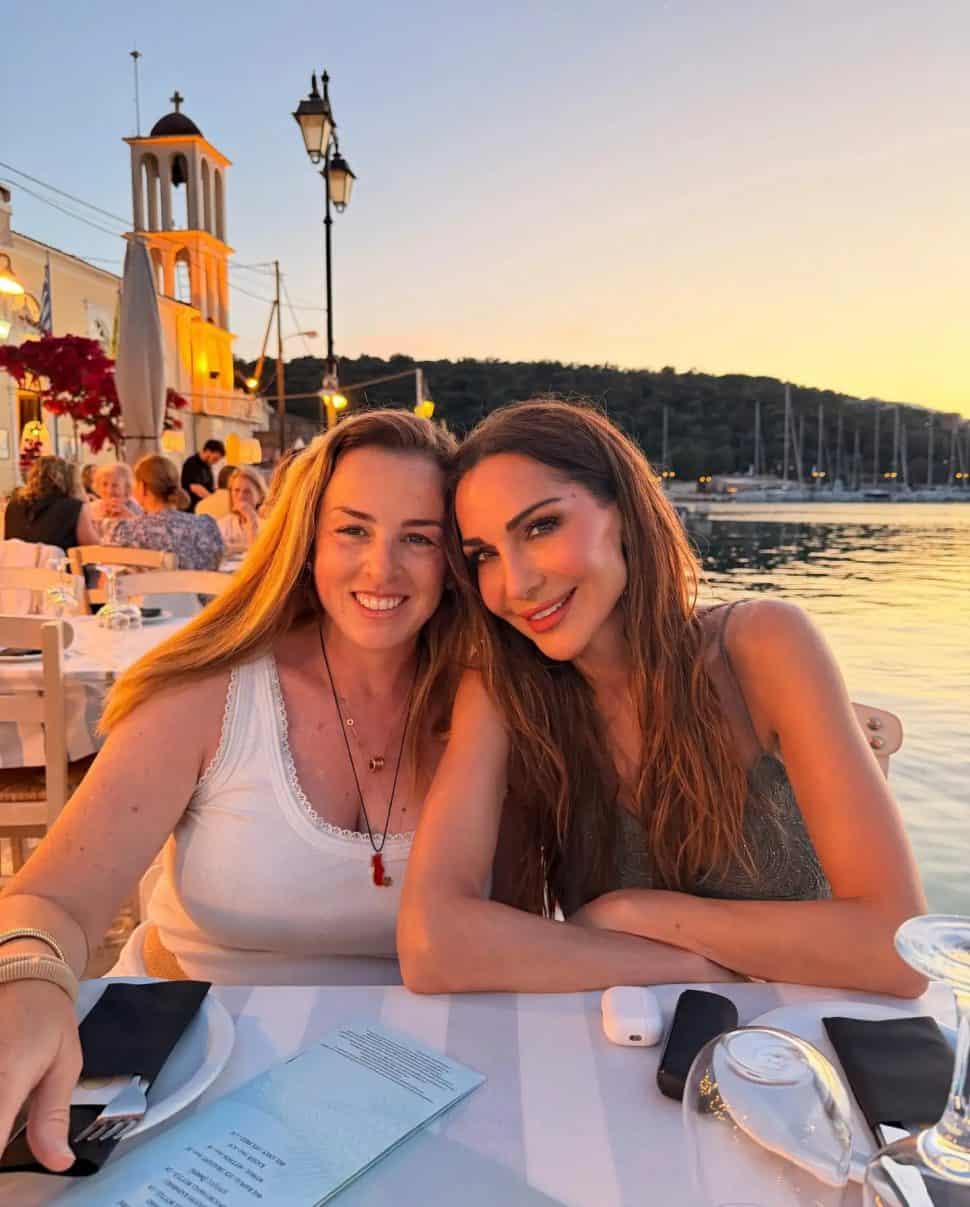 Δέσποινα Βανδή: Οι φωτογραφίες από τις διακοπές τους στο σκάφος με έρωτα και πάθος