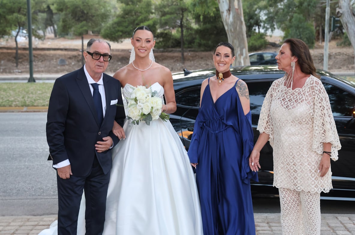 Δώρα Παντέλη – Τζον Μεραμβελιωτάκης: Φωτογραφίες από τον γάμο τους