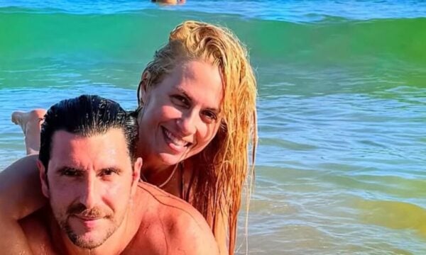 Γιώργος Γεροντιδάκης – Ντορέττα Παπαδημητρίου: Νέες φωτογραφίες από τις διακοπές τους στο ηλιοβασίλεμα