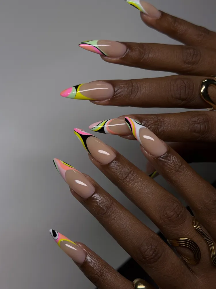 Pucci nails: Τα iconic prints που χαρίζουν στο μανικιούρ ρετρό πινελιά