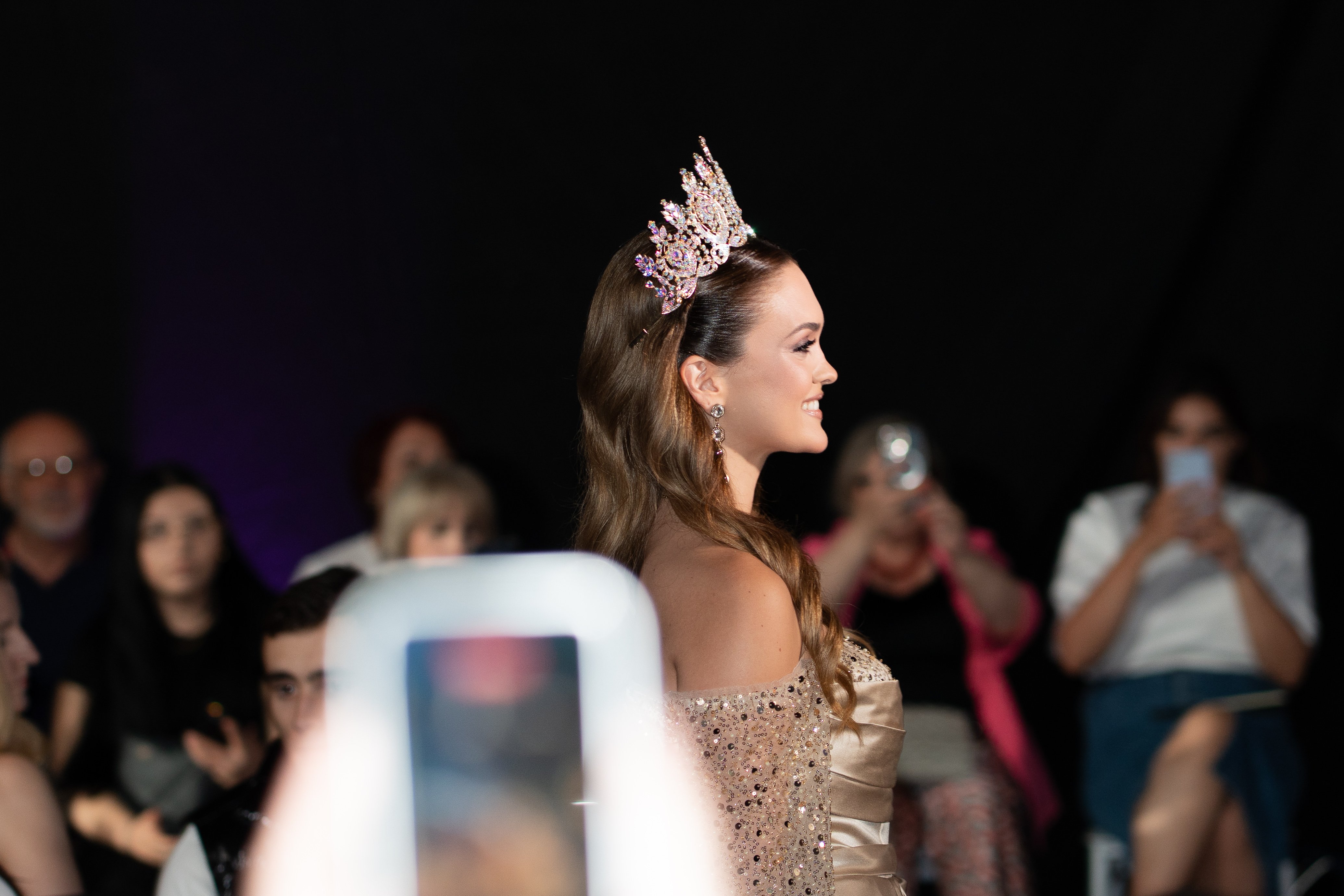 AKMI Fashion & Beauty Academy: fashion shows με στοιχεία παραμυθιού και maximalism style