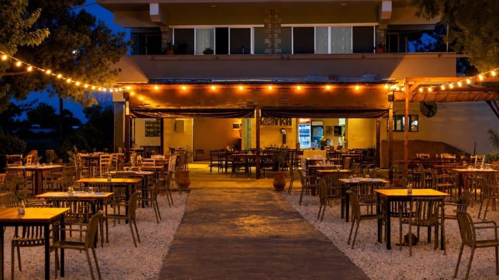 Καινούργιου στην Πάρο με την Ξένια: «Το πρώτο καλοκαίρι μαζί σου» – Διαφημίζει και το καρότσι που το έχει χορηγικό