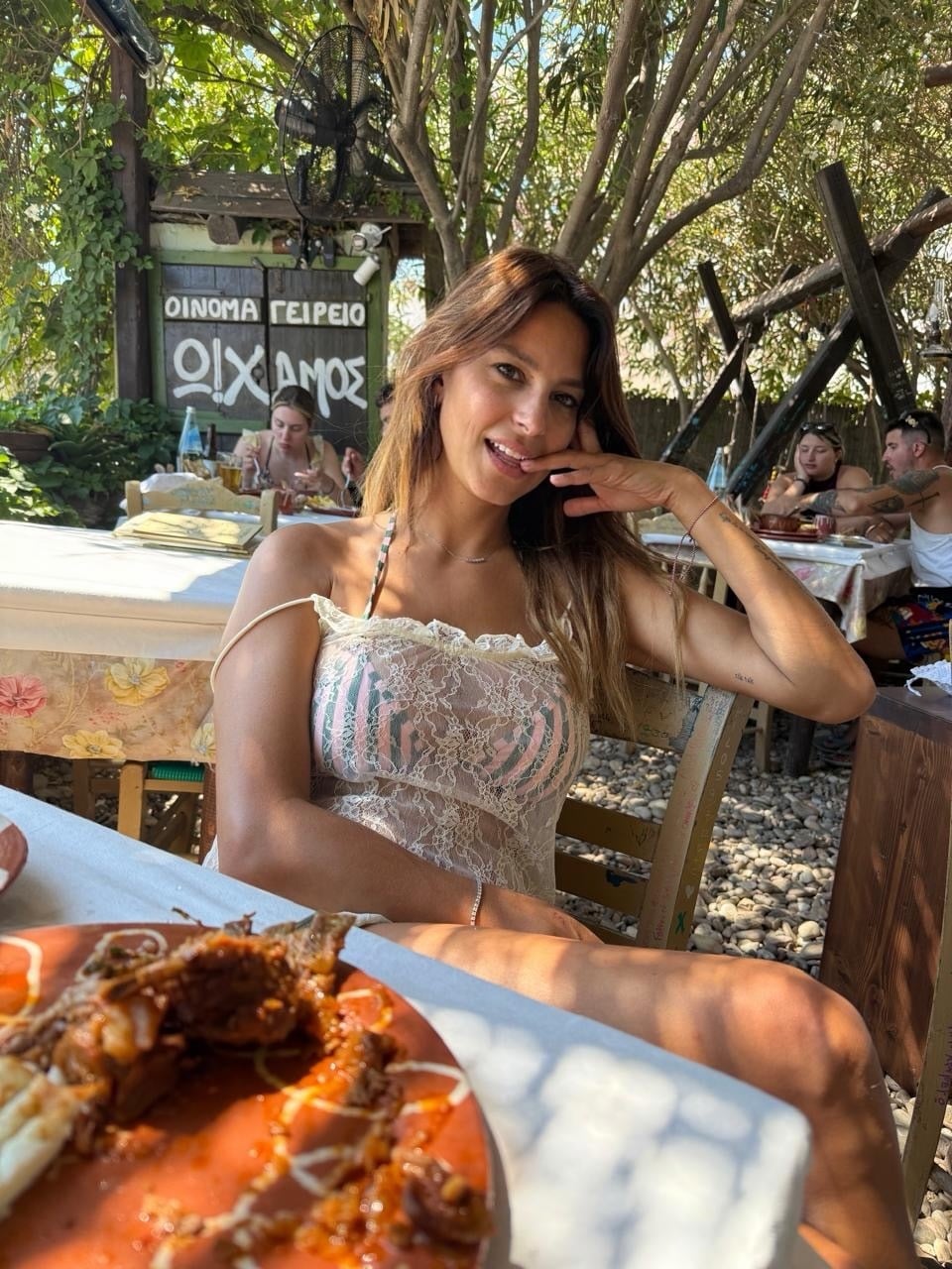 Φίλιππος Μιχόπουλος – Κωνσταντίνα Ευρυπίδου: Διακοπές στη Σίφνο για το ζευγάρι