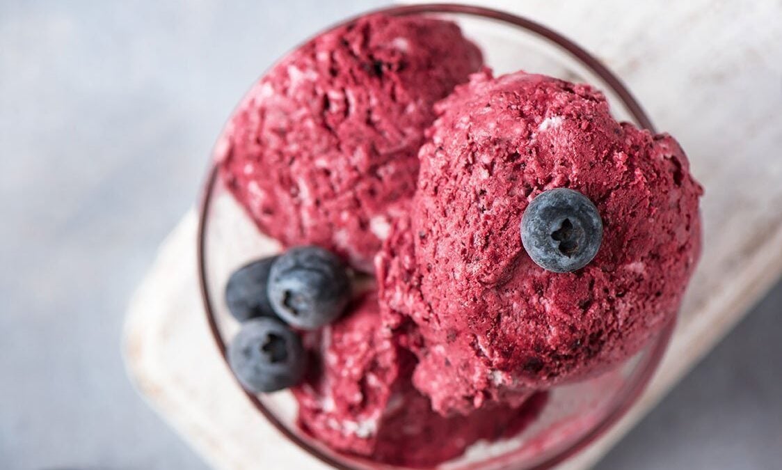 Nice cream μπανάνας με βατόμουρα