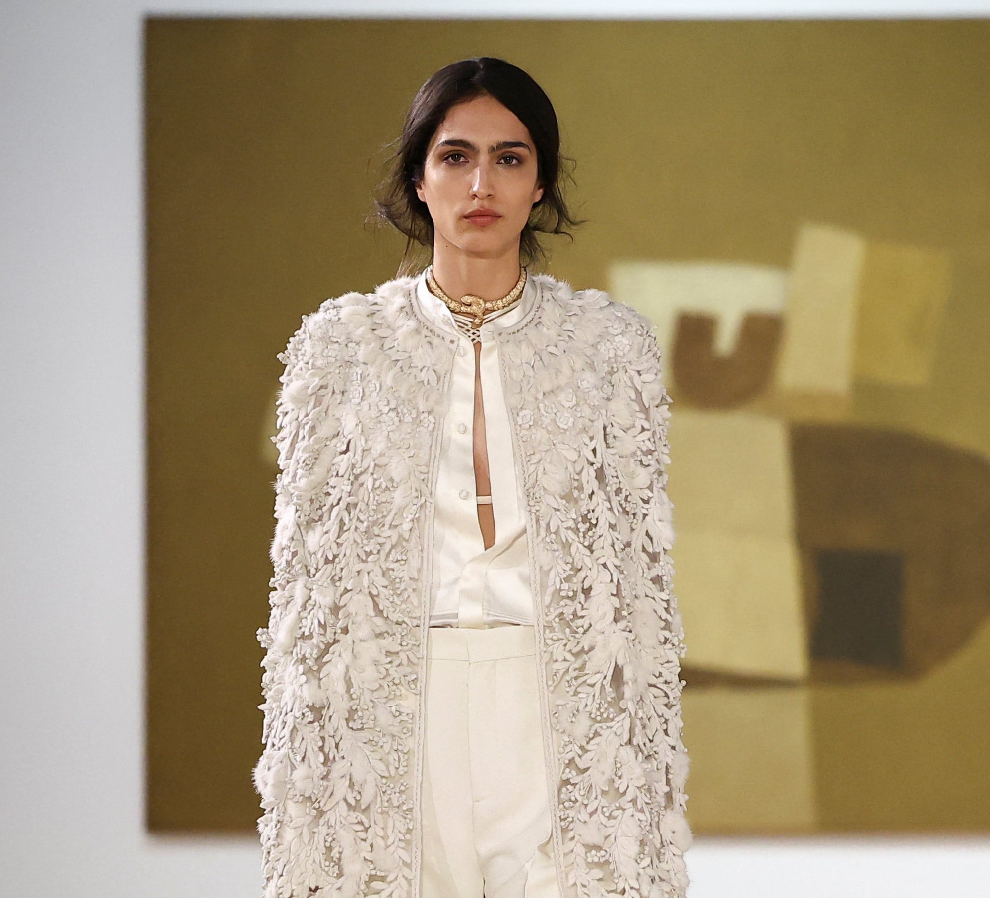 Fendi Couture FW26: Τα ανεπιτήδευτα χτενίσματα που ξεχώρισαν στη νέα εποχή του ιταλικού οίκου