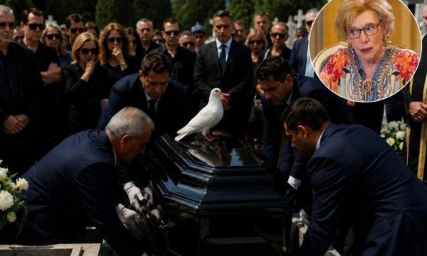 Το μεταφυσικό σημάδι πάνω από το φέρετρο της Κοντού: Τι συνέβη τη στιγμή που την έβαζαν στο χώμα