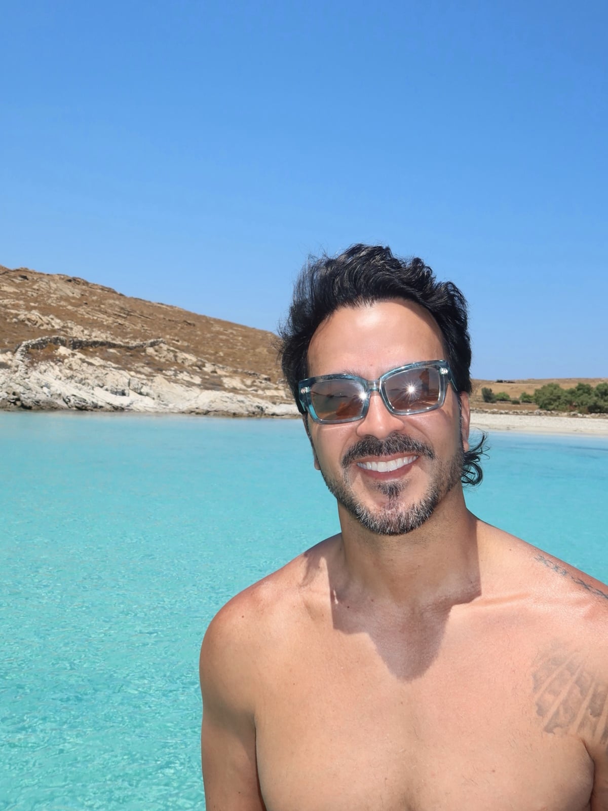 Luis Fonsi διακοπές στην Ελλάδα – Το πάρτι στη Μύκονο