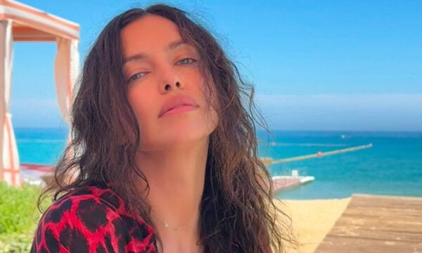 Irina Shayk: 3 τρόποι να φορέσεις ένα μαντήλι