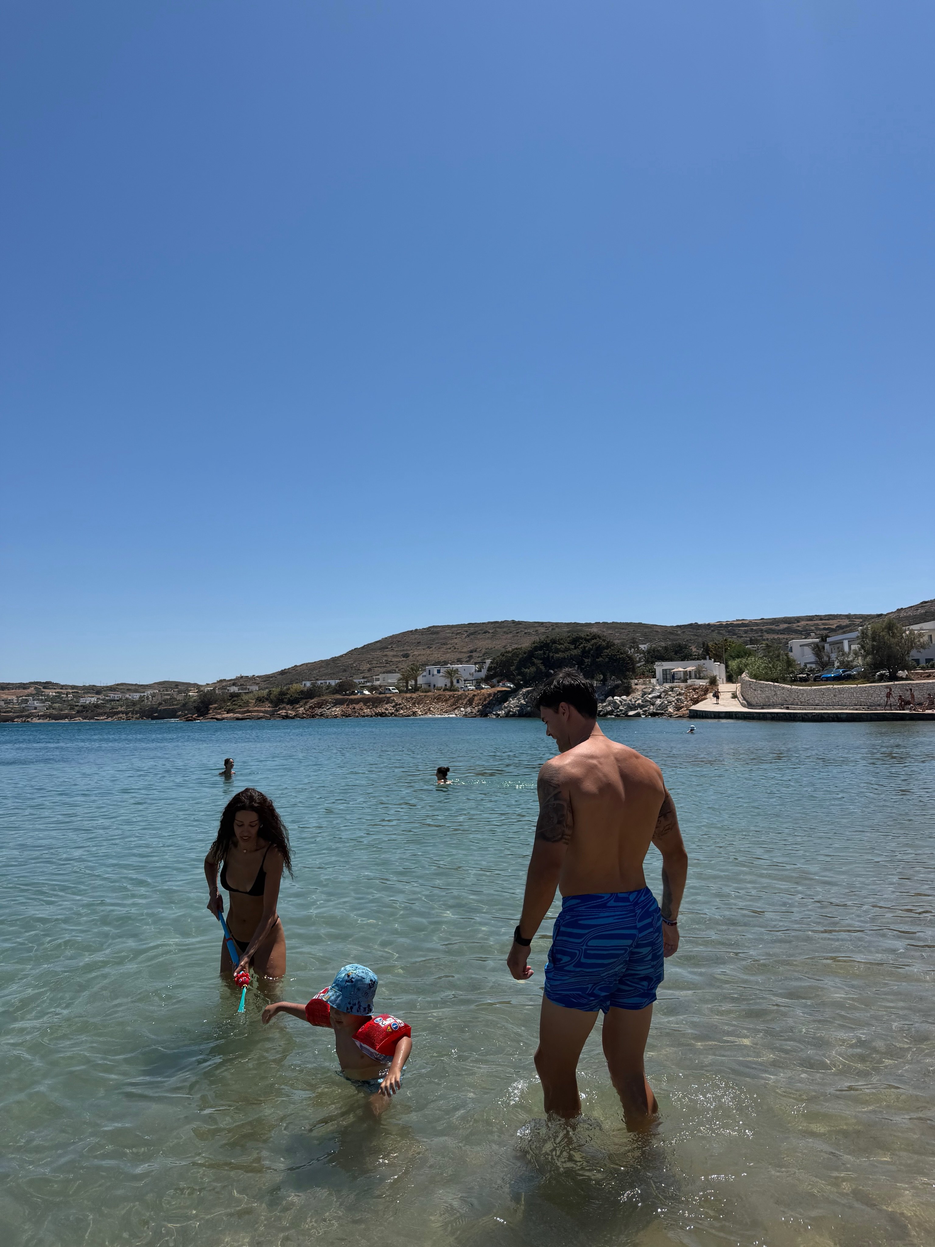 Ελένη Φουρέιρα – Αλμπέρτο Μποτία: Φωτογραφίες από τις καλοκαιρινές διακοπές με τον 3,5 ετών γιο τους