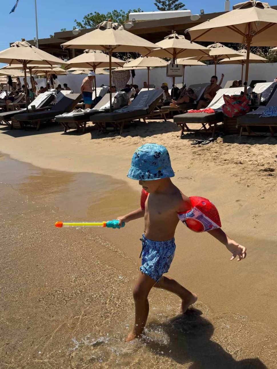 Φουρέιρα-Μποτία: Καρέ καρέ οι χλιδάτες διακοπές και το κορμί της τραγουδίστριας