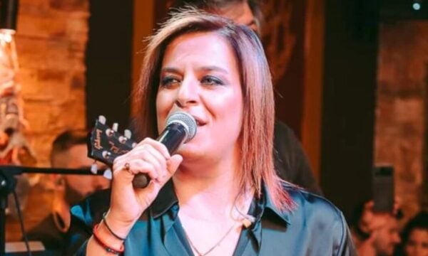 Γωγώ Τσαμπά: Άγριο ξύλο σε πανηγύρι όπου τραγουδούσε – Βίντεο