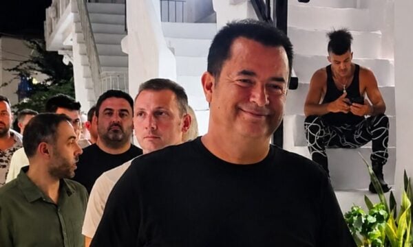 Ατζούν Ιλίτζαλι: Διακοπές στη Μύκονο για τον Τούρκο επιχειρηματία
