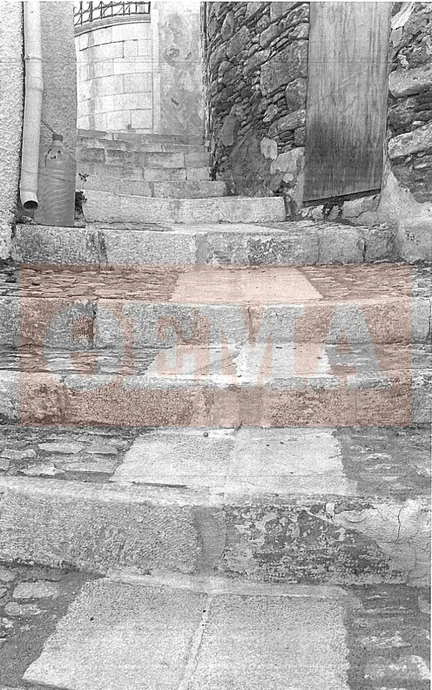 Δικογραφία για το φονικό στη Σύρο: Τα δύο μαχαίρια, τα 13.000 ευρώ και το οπλοστάσιο μέσα στο σπίτι (φωτογραφίες – ντοκουμέντα)