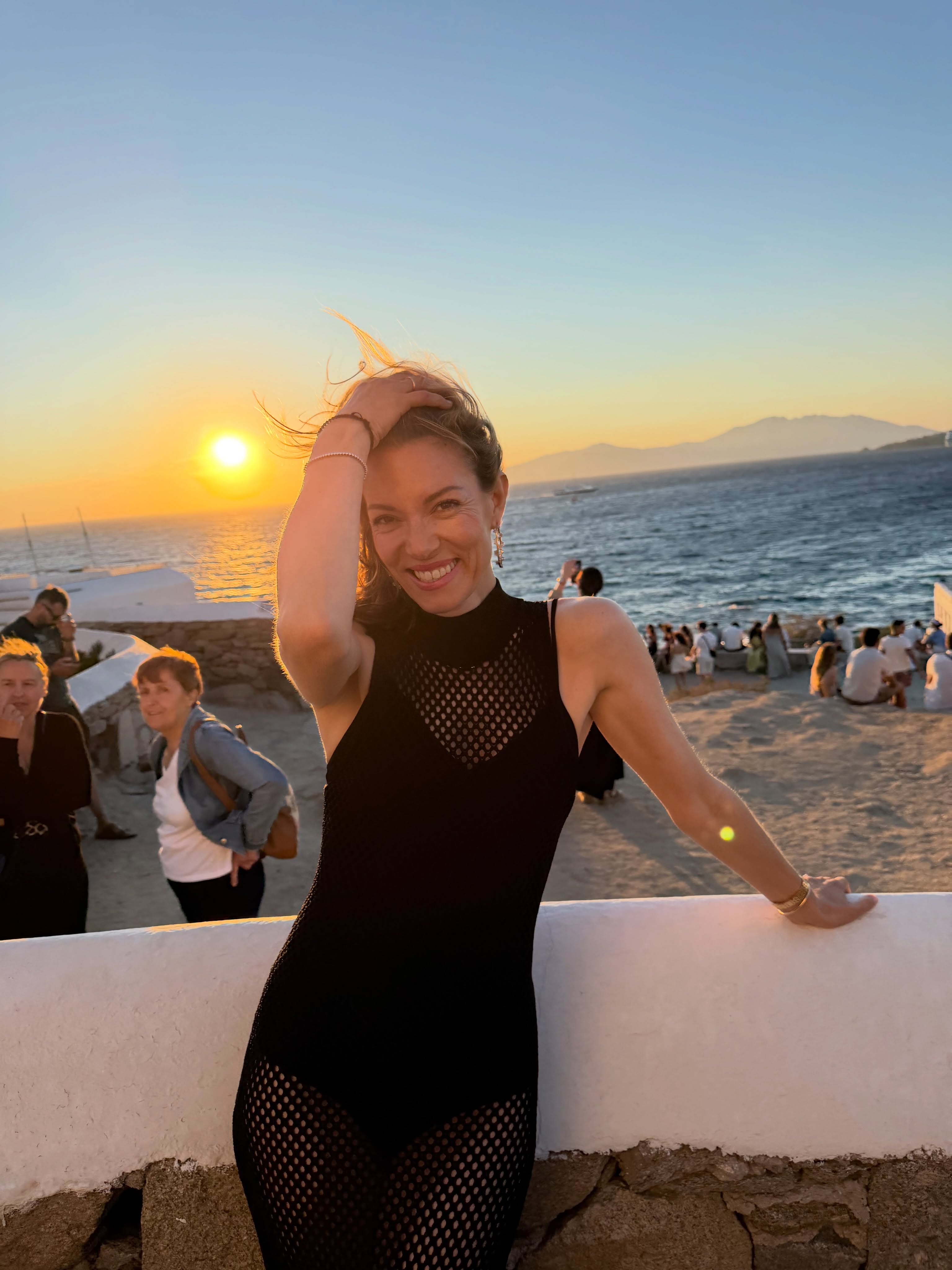Beachwear: Οι Ελληνίδες celebrities δίνουν ιδέες για εμφανίσεις στην παραλία