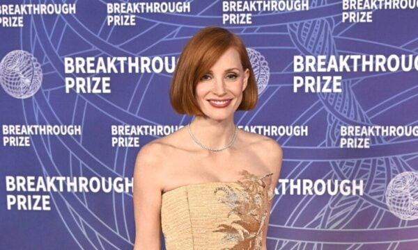 Jessica Chastain: Το french bob στο γάμο της Taylor Swift