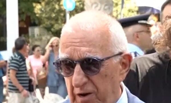Νικήτας Κακλαμάνης για τη Μάρω Κοντού μετά την κηδεία: «Πάλεψε σχεδόν δύο χρόνια μόνη της με τον καρκίνο»