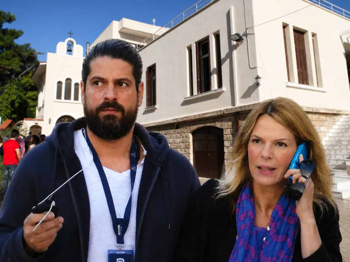 Κηδεία Λορέντζου Καριέρε: Θρήνος έξω από τον καθολικό ναό του Αγίου Ιωάννου στο Ψυχικό – Η παράκληση της οικογένειας