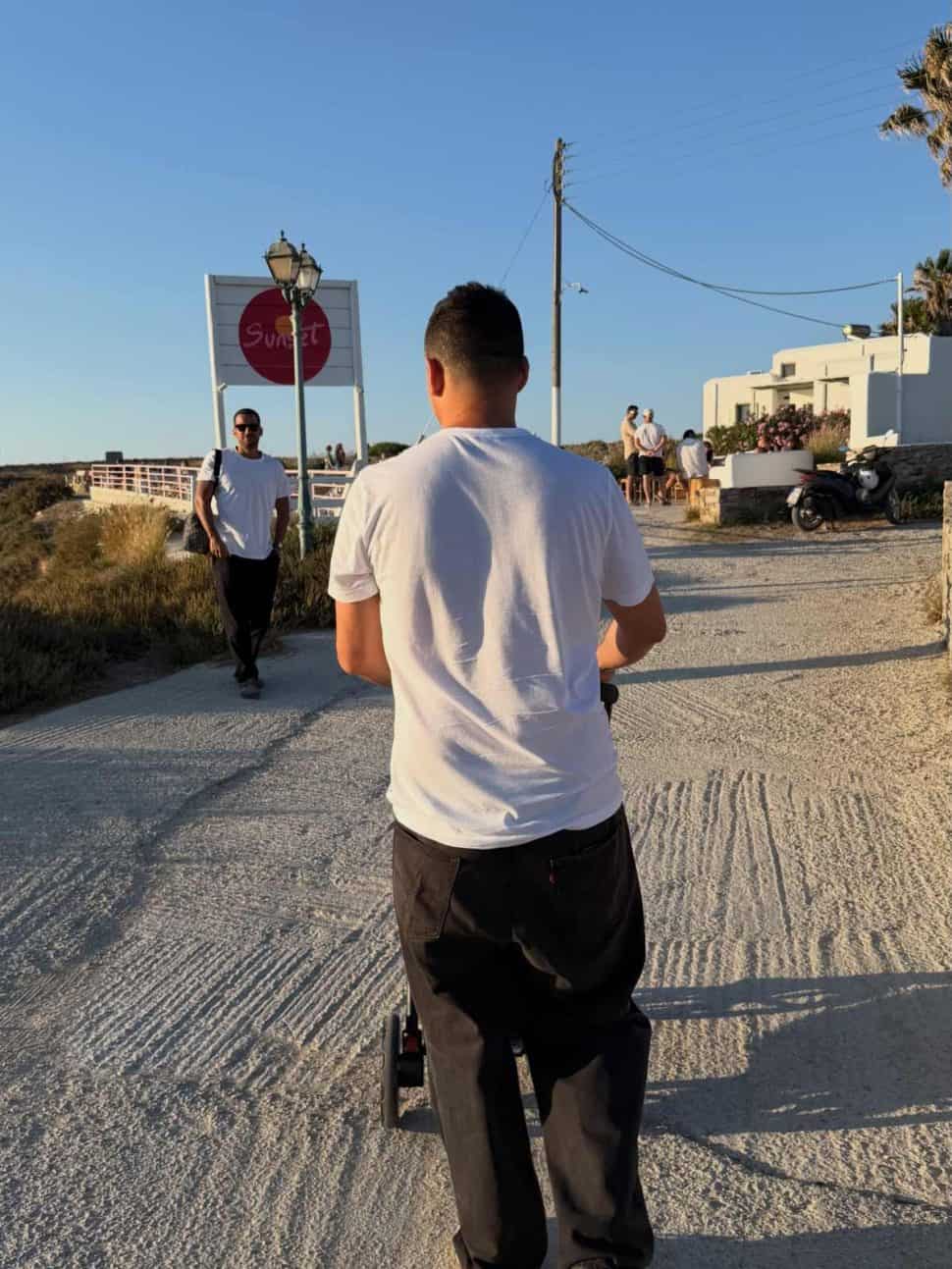 Καινούργιου στην Πάρο με την Ξένια: «Το πρώτο καλοκαίρι μαζί σου» – Διαφημίζει και το καρότσι που το έχει χορηγικό
