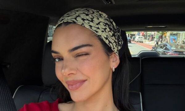 Kendall Jenner, Elle Fanning και Zendaya αναβαθμίζουν το χτένισμά τους το καλοκαίρι με μια κίνηση