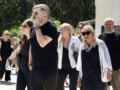 Τζένη Ζαχαροπούλου: Η κηδεία της ηθοποιού σε κλίμα συγκίνησης – Τα δάκρυα της κόρης της