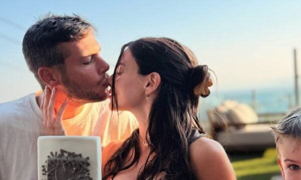Σοφία Φυρού γιόρτασε τα γενέθλιά της με τον Αλέξανδρο Κοψιάλη και τον γιο τους – Οι φωτογραφίες με μαγιό και οι εντυπωσιακές τούρτες