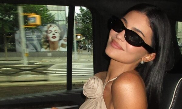 Kylie Jenner: Το μανικιούρ της για όσες βαρέθηκαν τις παστέλ αποχρώσεις και αποφεύγουν τις vibrant
