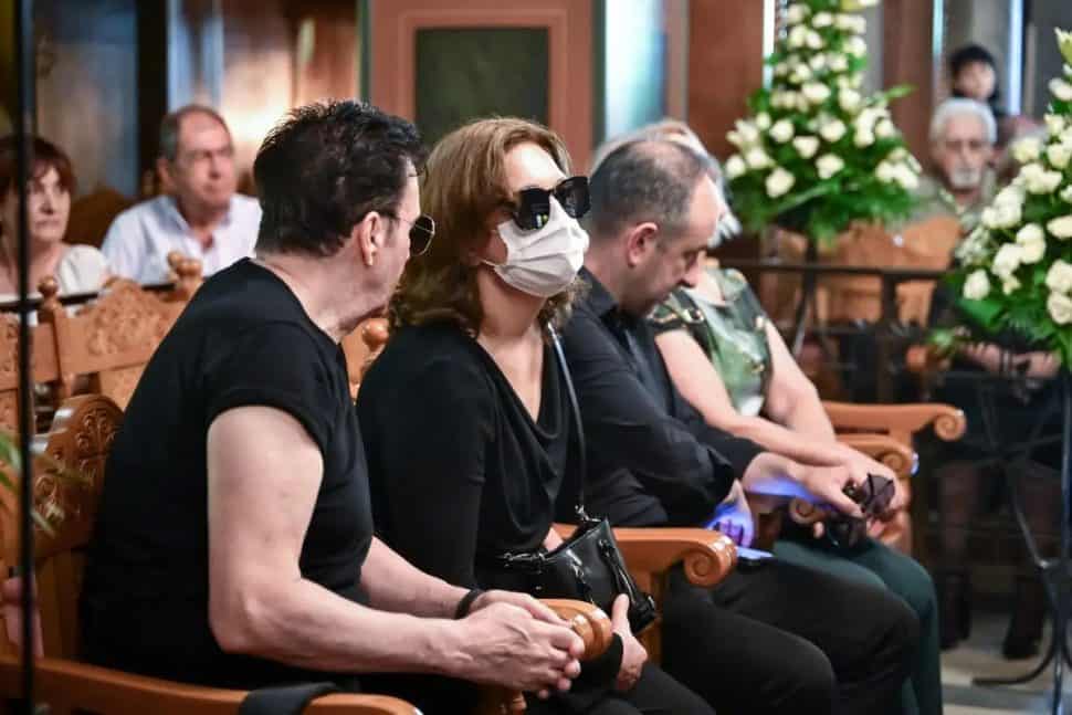 Μαίρη Λίντα: Η κόρη της κλεισμένη στο σπίτι της – Γιατί δεν απαντά για τη χαμένη περιουσία