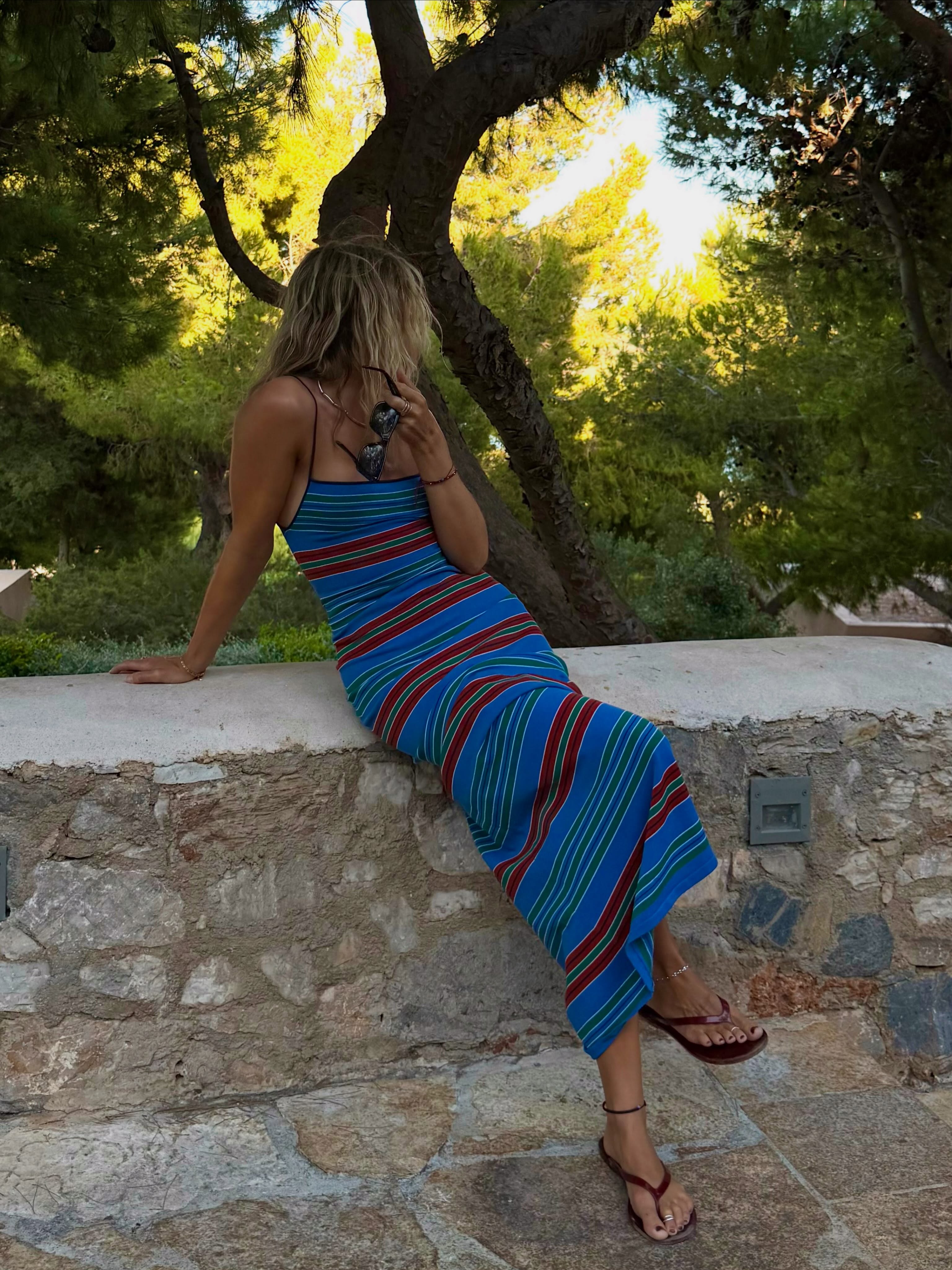 Διακοπές στα ελληνικά νησιά: Τι βάζει στην βαλίτσα της μία influencer για island style