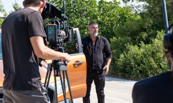 «Δυο μαύρα πουκάμισα»: Backstage φωτογραφίες από τα γυρίσματα της νέας δραματικής σειράς