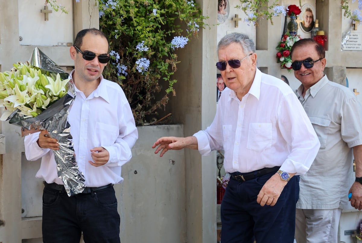 Αλίκη Βουγιουκλάκη: Μνημόσυνο για τα 30 χρόνια από τον θάνατό της – Απών ο γιος της, Γιάννης Παπαμιχαήλ
