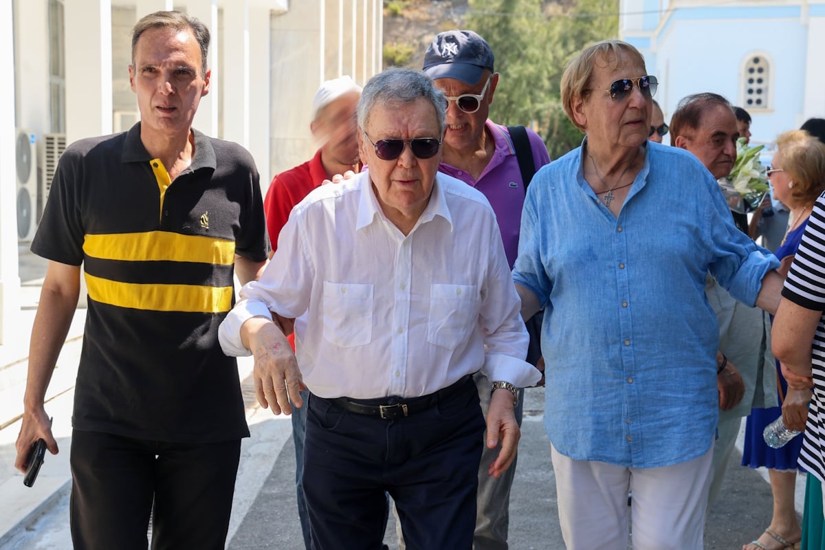 Αλίκη Βουγιουκλάκη: Μνημόσυνο για τα 30 χρόνια από τον θάνατό της – Απών ο γιος της, Γιάννης Παπαμιχαήλ