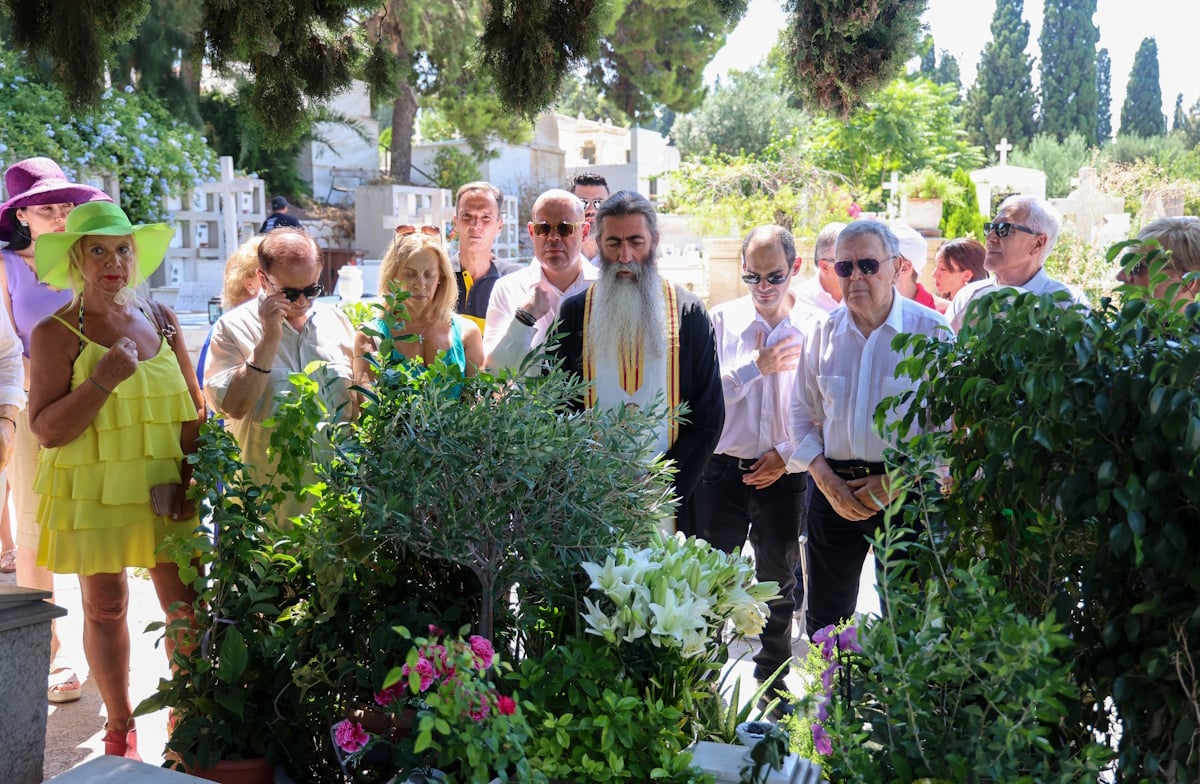 Αλίκη Βουγιουκλάκη: Μνημόσυνο για τα 30 χρόνια από τον θάνατό της – Απών ο γιος της, Γιάννης Παπαμιχαήλ