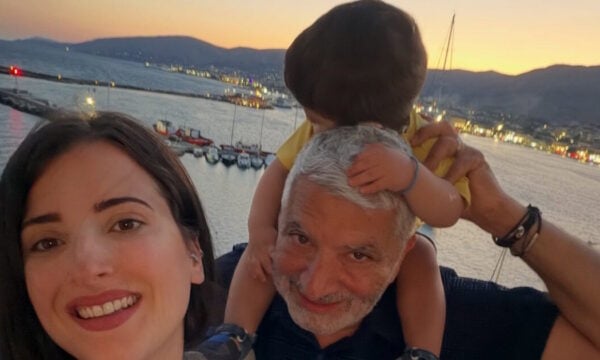 Γιώργος Πατούλης – Νάνσυ Κοιλού: Selfie φωτογραφία στις διακοπές τους στη Χίο