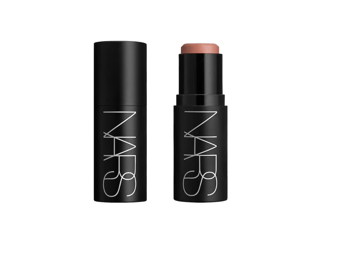 Viral blush sticks του φετινού καλοκαιριού: 4 προϊόντα για φυσικό, ηλιοκαμένο look με μια κίνηση