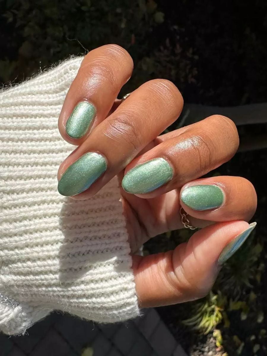 Pistachio Green νύχια: Το μανικιούρ που συνδυάζει κομψότητα και φρεσκάδα