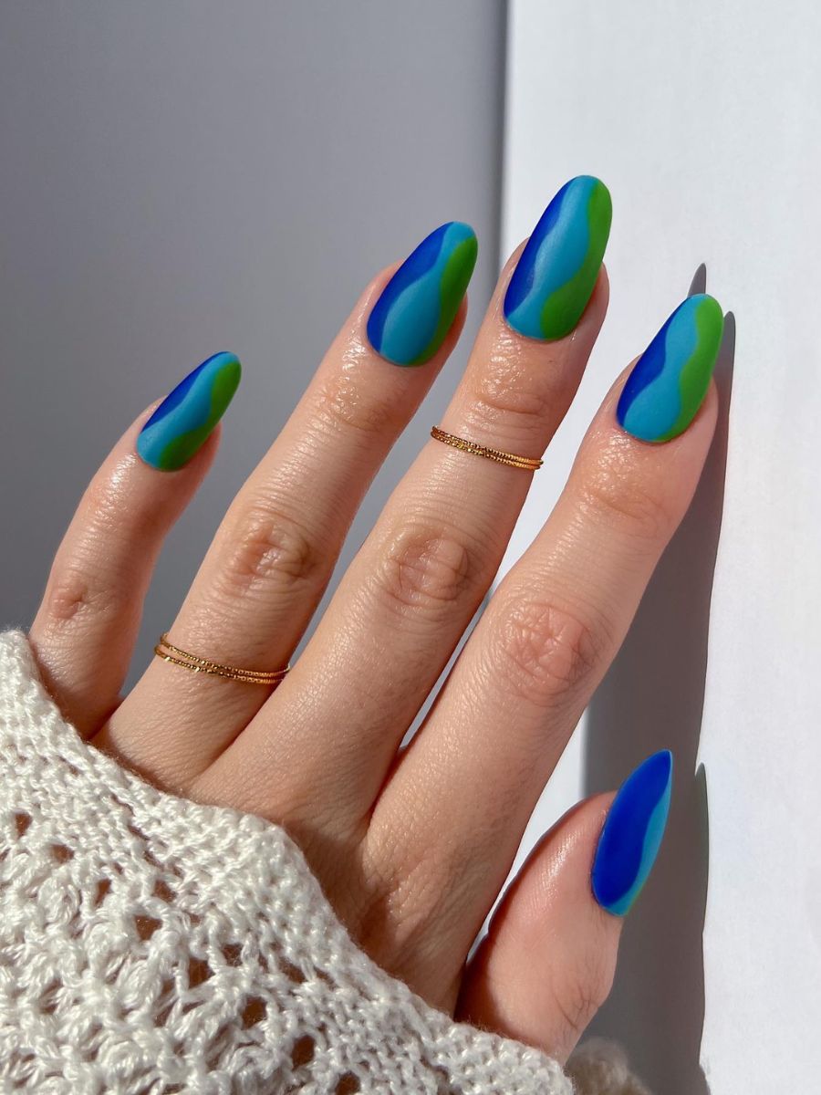 Sea Glass νύχια: Το καλοκαιρινό μανικιούρ για να αποτυπώσεις το καλοκαίρι στα άκρα σου