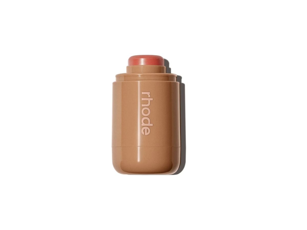 Viral blush sticks του φετινού καλοκαιριού: 4 προϊόντα για φυσικό, ηλιοκαμένο look με μια κίνηση