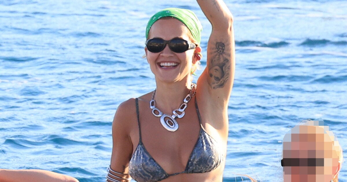 Rita Ora στη Μύκονο: Βόλτες με σκάφος και στιγμές χαλάρωσης
