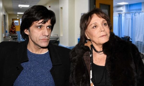 Αλέξης Σταμάτης: Στο νοσοκομείο Αλεξάνδρα έδινε μάχη με τις χημειοθεραπείες – Η Μπέτυ Αρβανίτη δίπλα του μέχρι το τέλος
