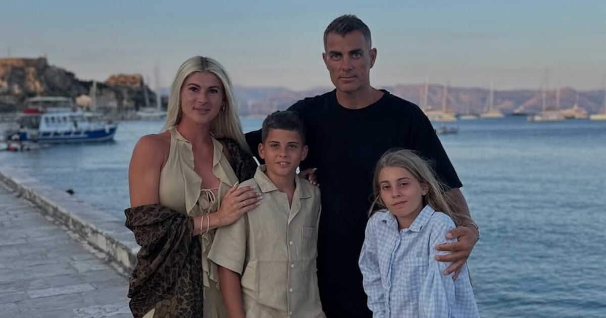 Στέλιος Χανταμπάκης – Όλγα Πηλιάκη: Διακοπές στην Κέρκυρα με τα παιδιά τους, φωτογραφίες