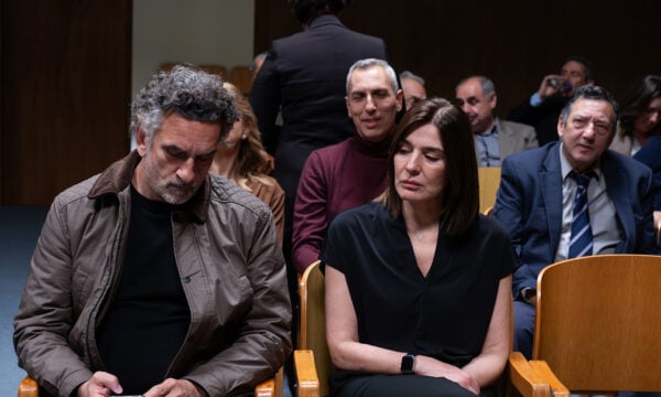 Backstage φωτογραφίες από το νέο ερωτικό δικαστικό θρίλερ «Σύγκρουση» – Ολοκληρώθηκαν τα γυρίσματα