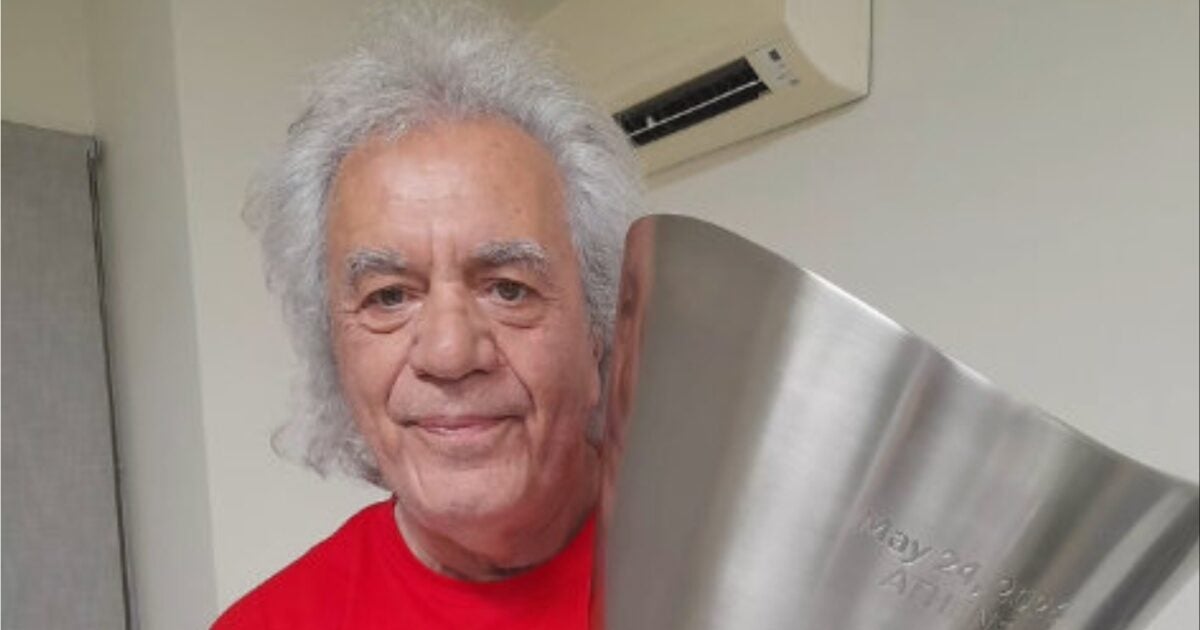 Τάκης Τσουκαλάς: Φωτογραφία αγκαλιά με το νεογέννητο εγγόνι του