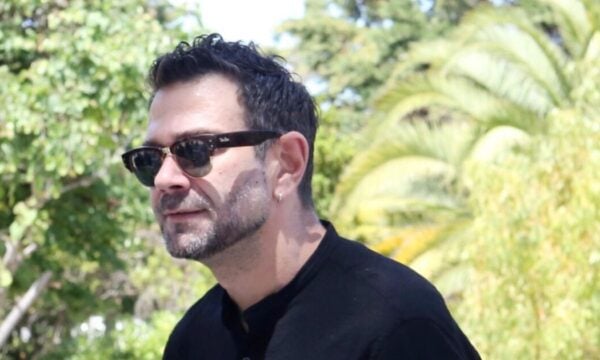 Τάσος Ιορδανίδης για Μάρω Κοντού: «Όταν έμπαινε στον χώρο, υπήρχε ένα εκτυφλωτικό φως»