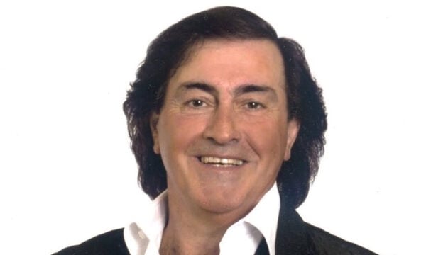 Τζων Τίκης: Πότε και πού θα γίνει η κηδεία του – Η ανάρτηση από τις κόρες του